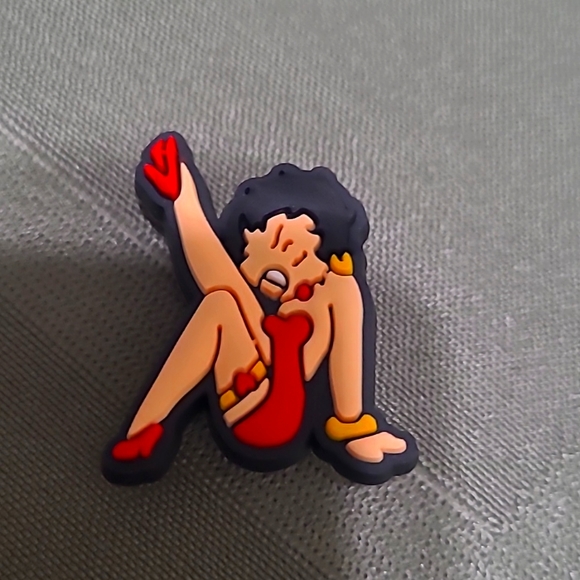 Betty boop 5pc shoes, crocs sharms 6×30  or 3×15 - Picture 3 of 6